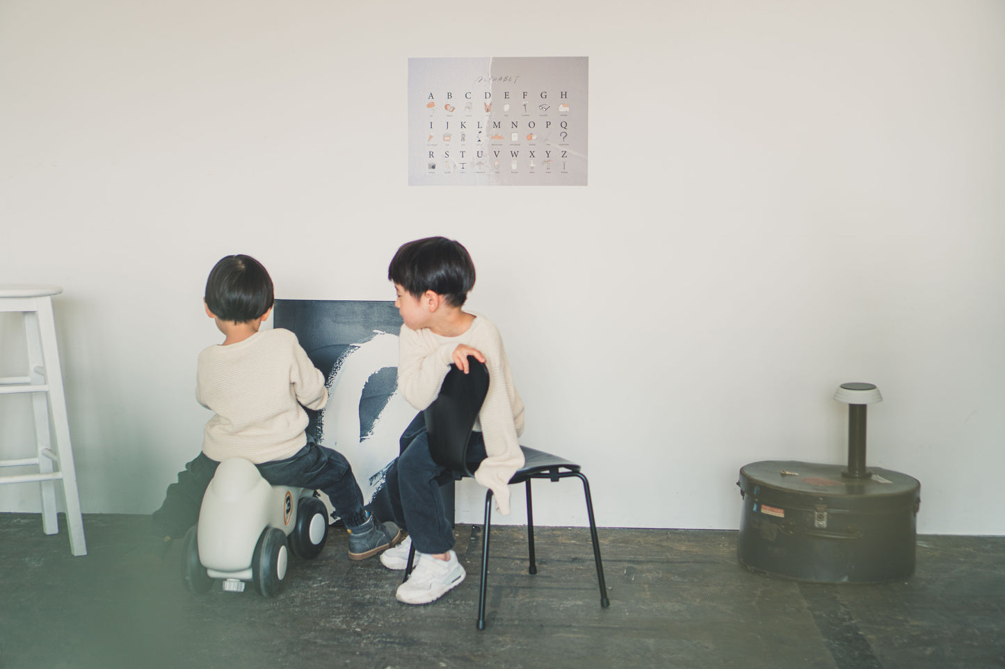 【受注生産】【ALPHABET -Simple Joy- 】貼ってはがせるシールポスター NATSUKO × KAZUKI